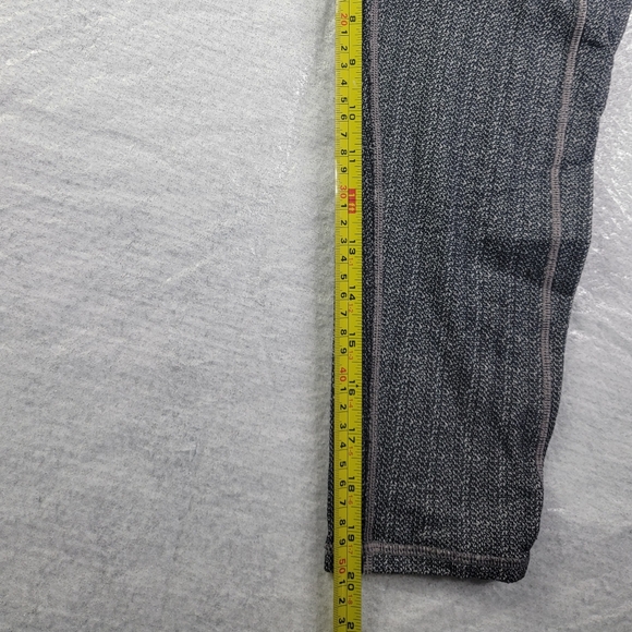 Athleta Gray Pull On Zip Pockets Activewear Capri Leggings Pants Size Medium - Picture 6 of 8
